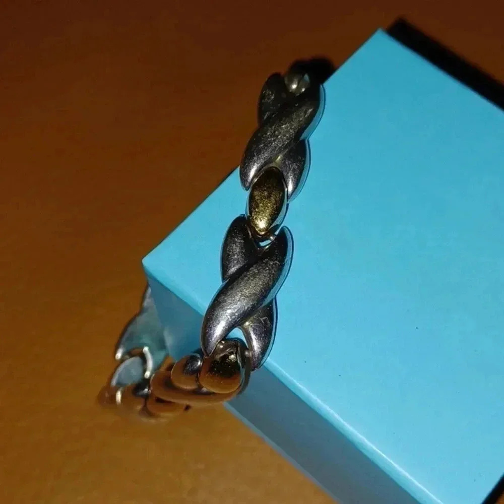 Two-tone bracelet